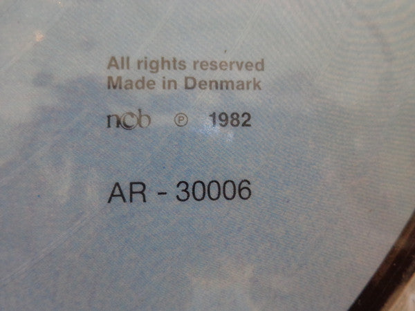 2114390