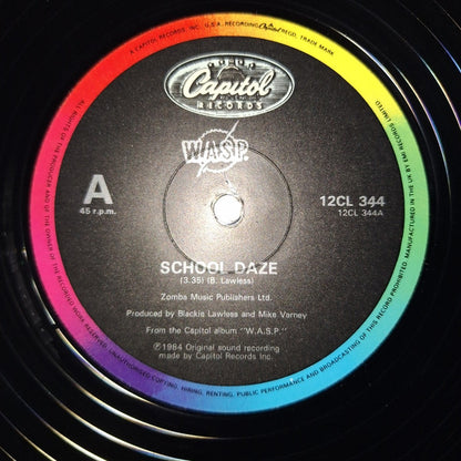 2564940